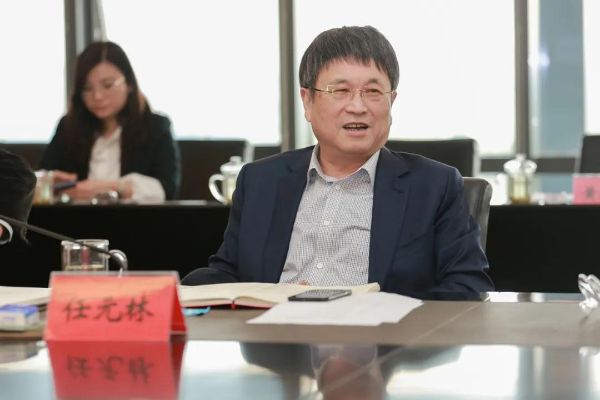 江苏扬子江船业集团公司董事长任元林:清醒者生存,活着最重要